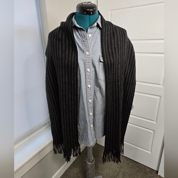 MICHAEL KORS LONG BLACK & GREY STRIPE SCARF FRINGE ENDS UNISEX OS WINTER COSY - Picture 4 of 12